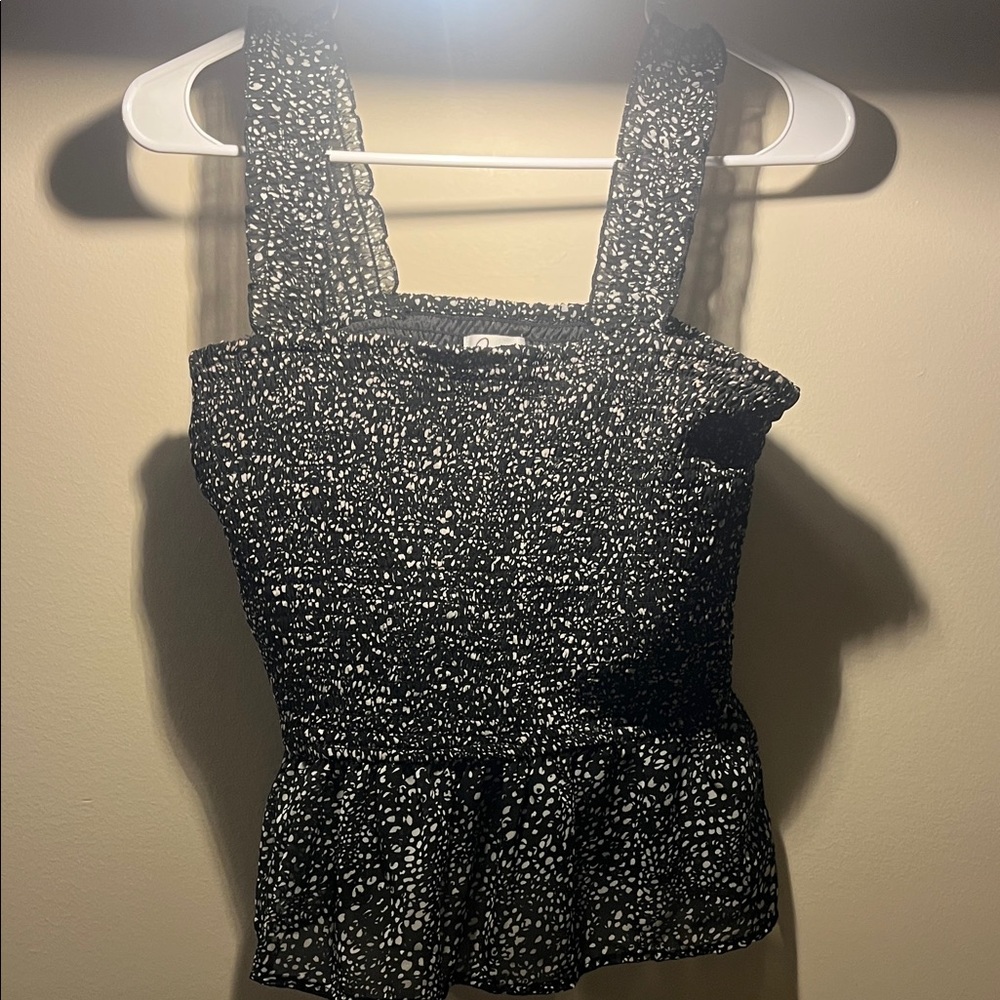 Women's Black and White Sleeveless Top